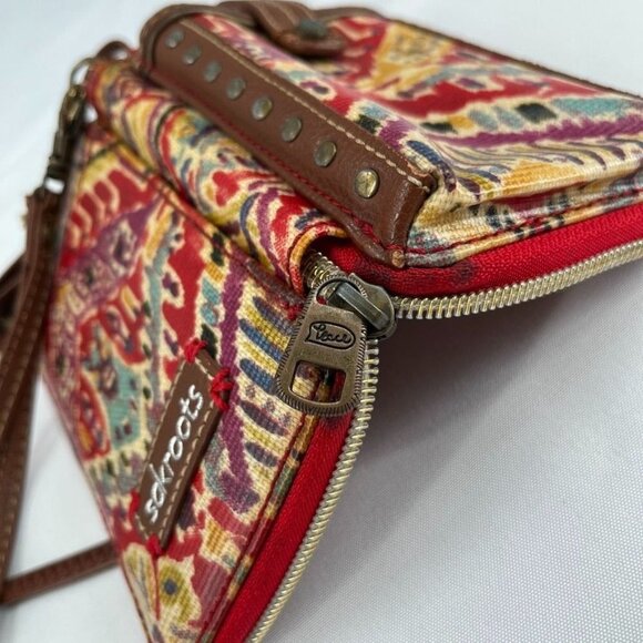 Sakroots Crossbody Phone Wallet  Red Aztec Print Shoulder Strap Brown Trim - Picture 10 of 12